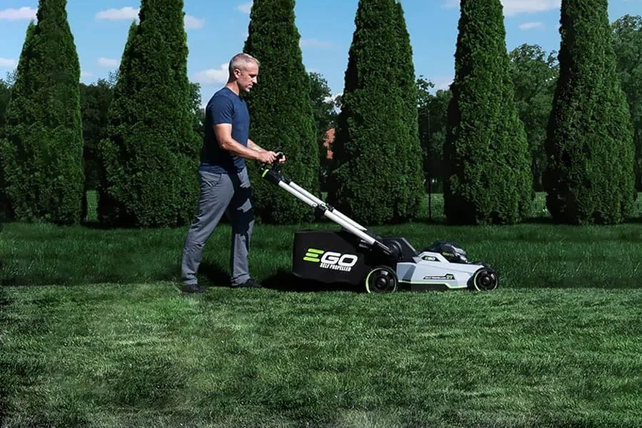 self propelled lawn mower